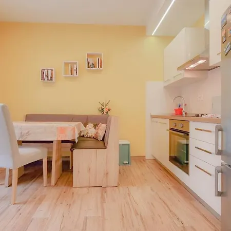 Jutta * Novigrad Istria